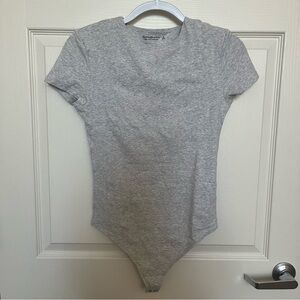 Abercrombie & Fitch Soft Heather Gray Short Sleeve Crew Body Suit Size Medium